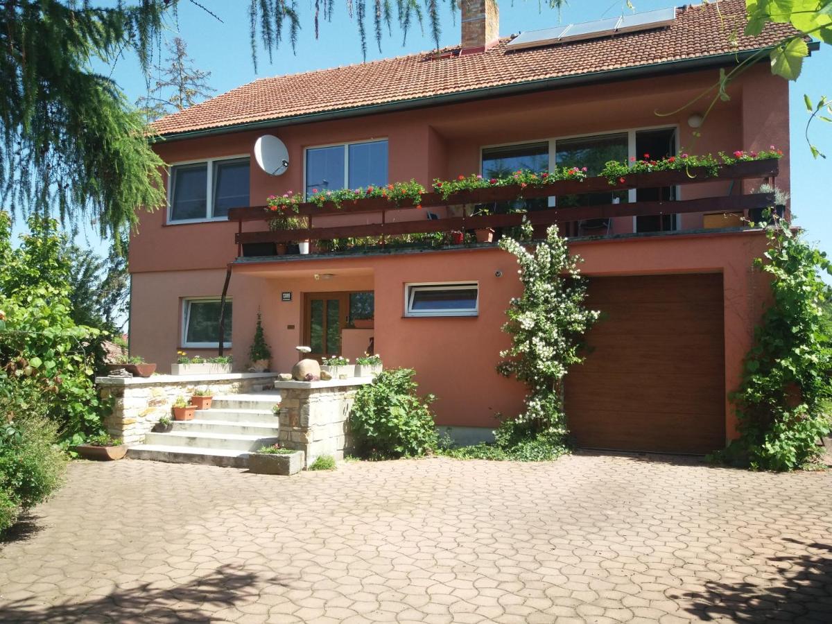 Apartman Na Skale Kostelec nad Orlici Экстерьер фото